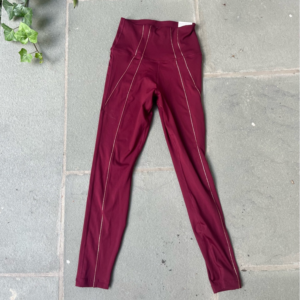 New with Tags Nike Dri-Fit Burgundy Yoga Leggings